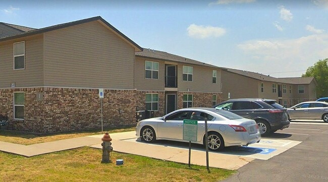 Building Photo - 1501 Newland Dr