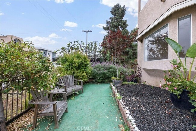 Building Photo - 5183 Inglewood Blvd