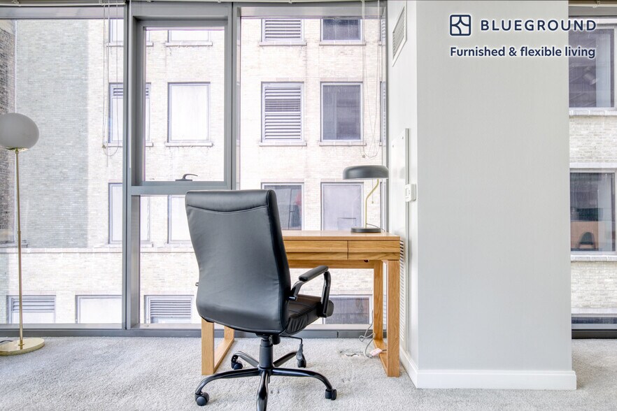 Building Photo - 210 N Wells St