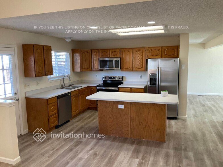 Building Photo - 3420 Birnamwood Dr