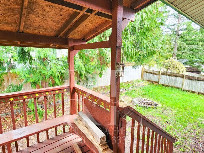 Building Photo - Spacious Living With Extra Comfort: Bonus Room & Expansive Yard