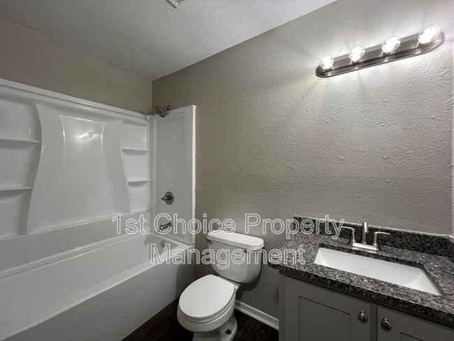 Building Photo - 709 Fair Meadows Dr