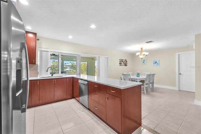 Building Photo - 1012 Spindle Palm Way