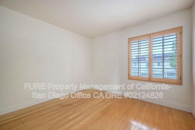 Building Photo - 2812 W Canyon Ave.