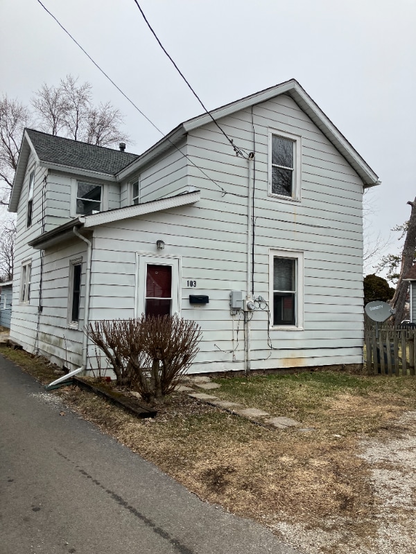 Building Photo - 103 Elm St