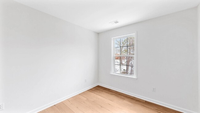 Building Photo - 37 Totter Way