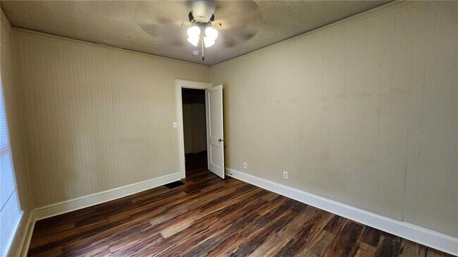 Building Photo - 1029 Katherwood Dr SW