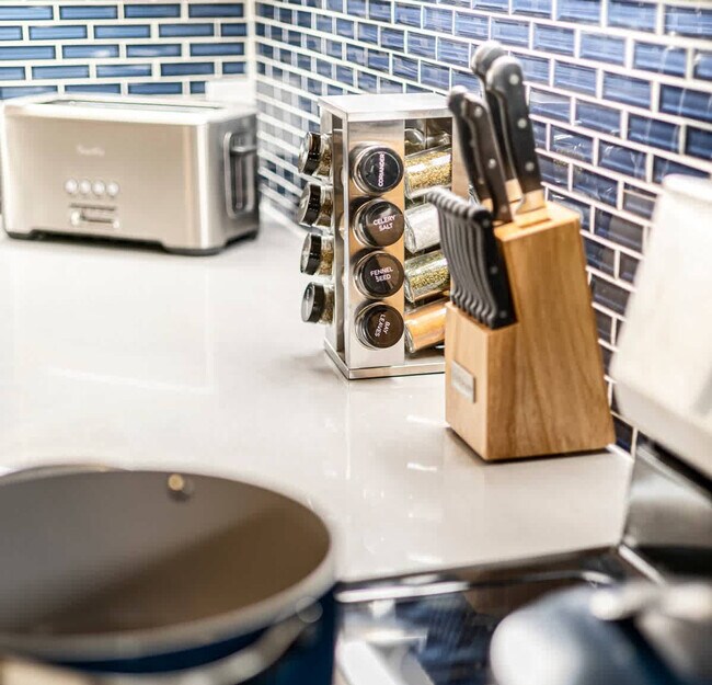 Building Photo - 12080 W 32nd Dr