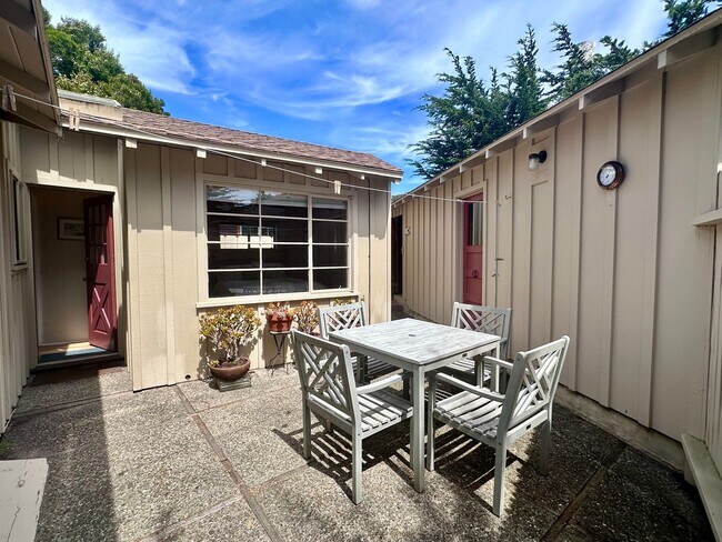 Building Photo - Idyllic Fully Furnished Cottage in Asilomar Dunes Available Monthly