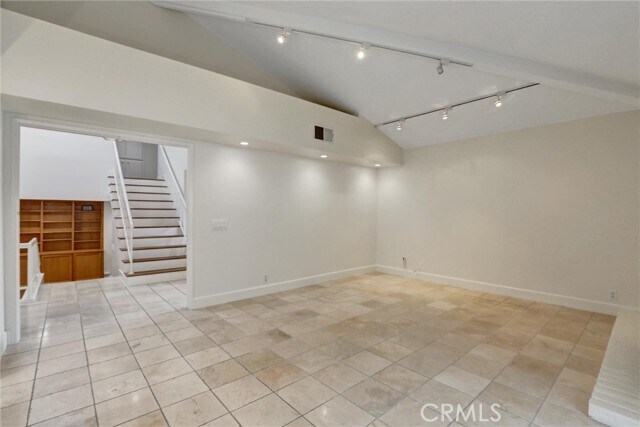 Building Photo - 16 Sycamore Creek