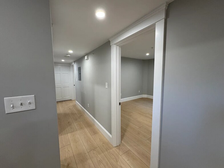 Building Photo - 86 Orchard St