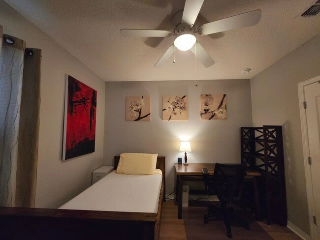 Building Photo - 384 Aberdeen Dr