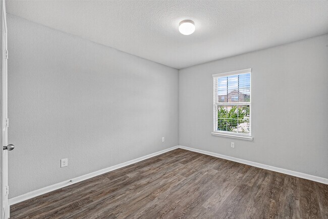 Building Photo - 29615 Breakwater Dr