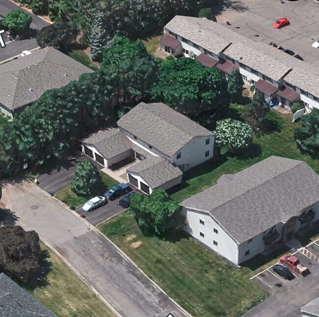 Building Photo - Redwood - Hudson