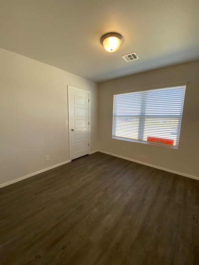 Building Photo - *Pre-leasing* Four Bedroom | Two Bath Home...