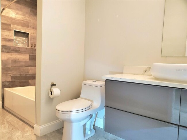 Building Photo - 6522 Hidden Beach Cir