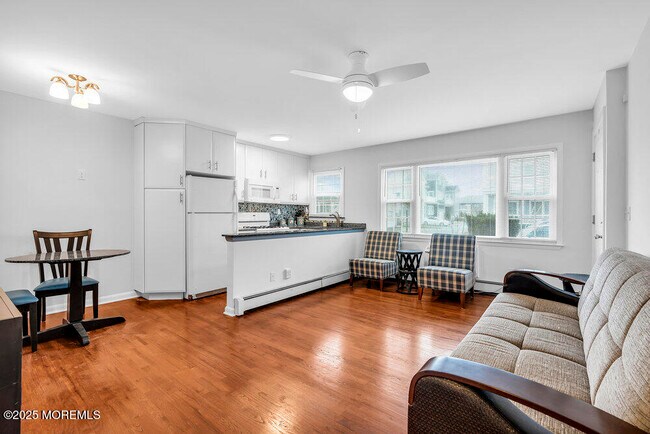 Building Photo - 1304 Ocean Ave N