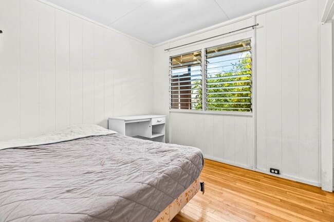 Building Photo - Charming 3 bedroom, 1 bath home with large...