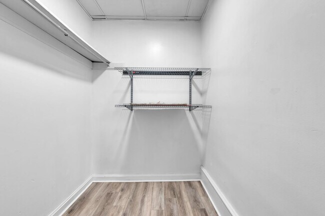 Building Photo - 540 Seneca St