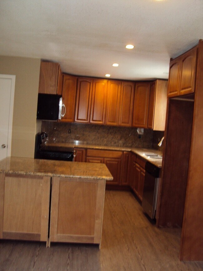 Building Photo - 5800 San Juan Way