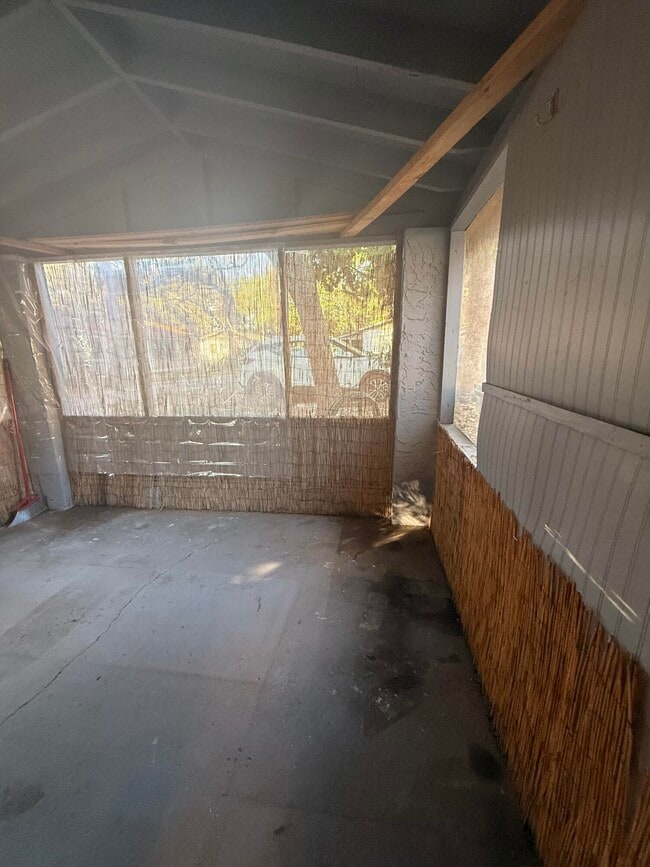 Building Photo - 521 E Miracle Strip Pkwy