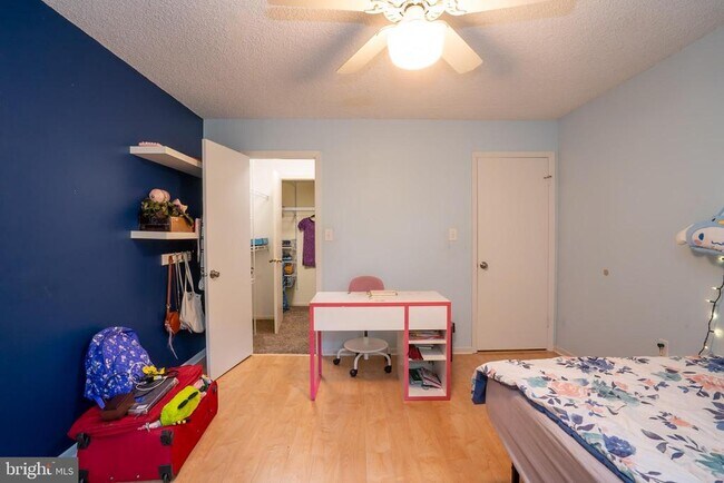 Building Photo - 16 Thoreau Dr