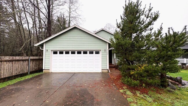 Building Photo - 2107 Willows Rd