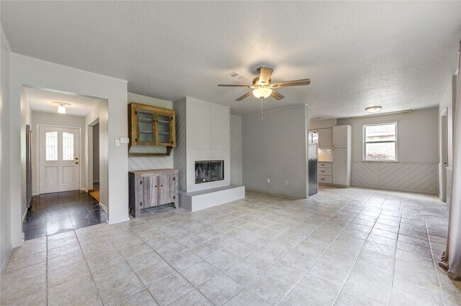 Building Photo - 16019 Fathom Ln