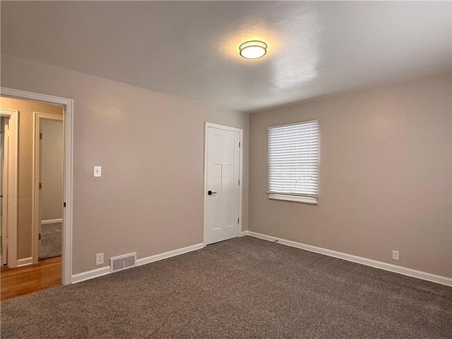 Building Photo - 714 Pershing St