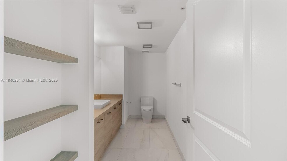 Building Photo - 400 Sunny Isles Blvd