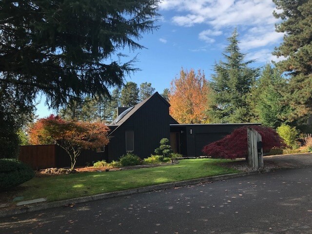 Building Photo - 10956 SE Azar Dr