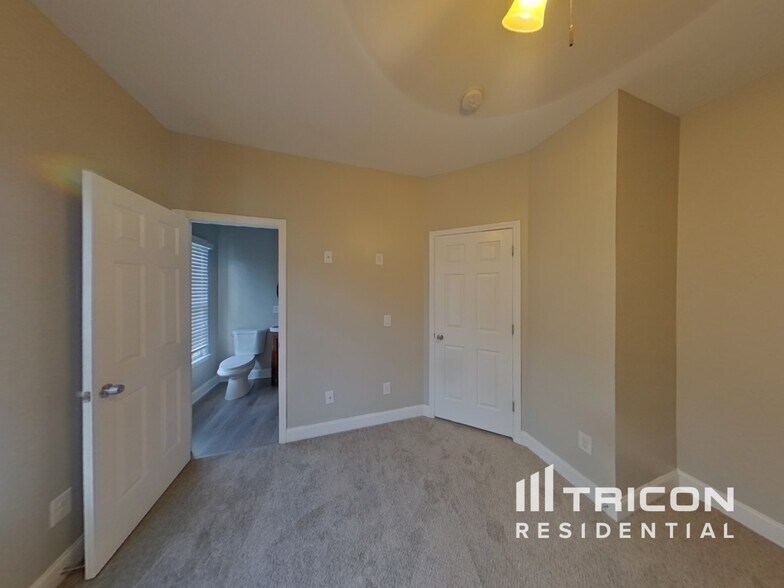 Building Photo - 3335 Renaissance Cir