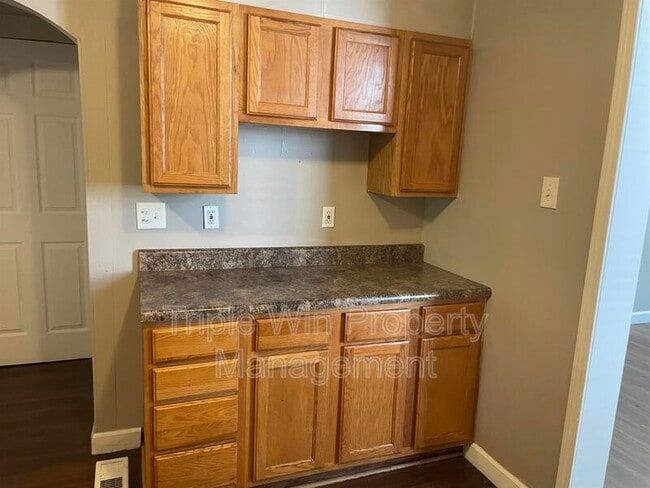 Building Photo - 132 Cunningham Ave