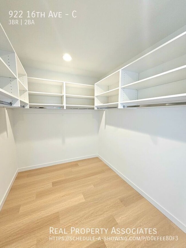 Building Photo - 922 16th Ave