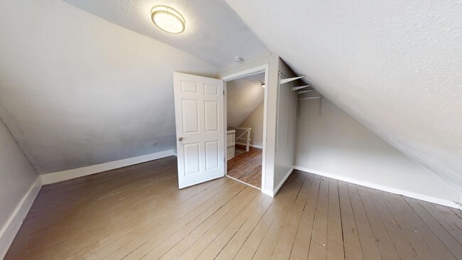 Building Photo - Lease to own! 5 bedroom/1 bath, Old Brooklyn.