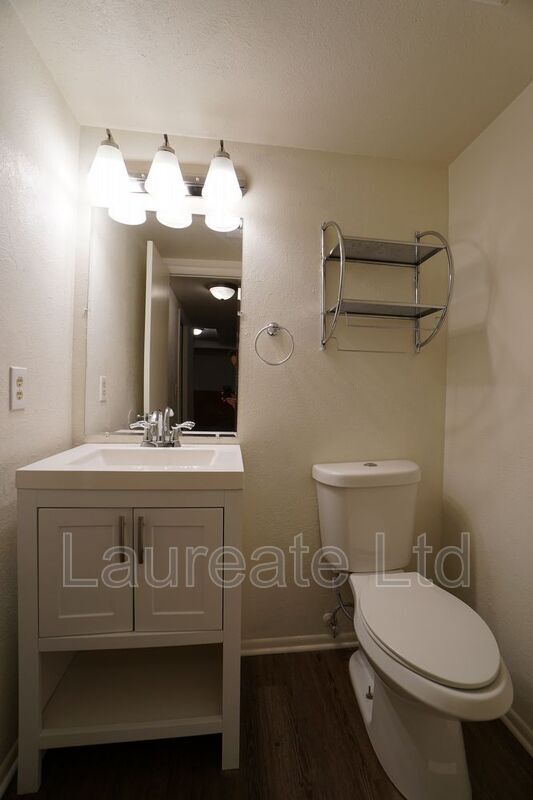 Building Photo - 7843 W Quarto Ave