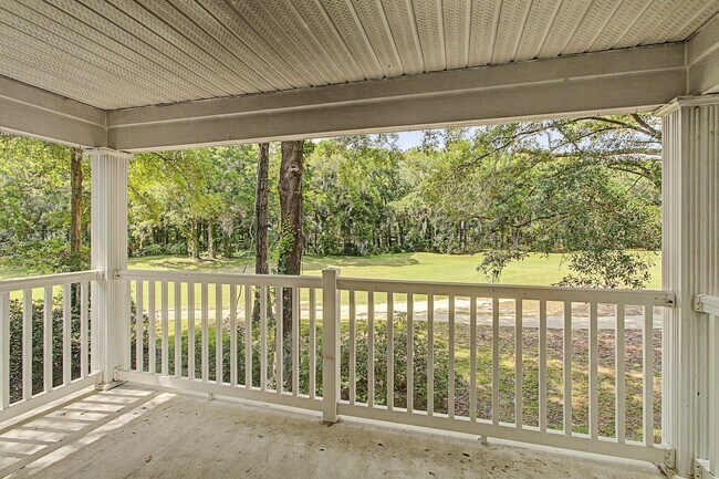 Building Photo - 10000 SW 52nd Ave