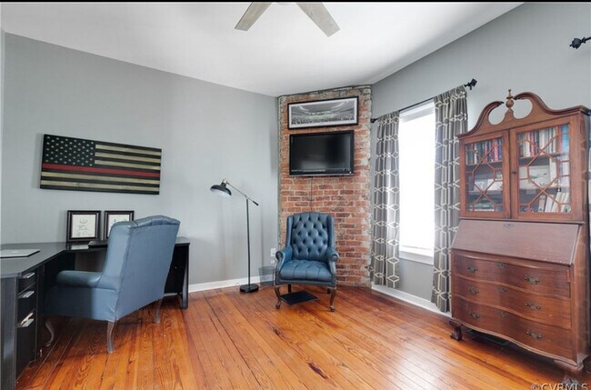 Building Photo - 1536 Williamsburg Rd