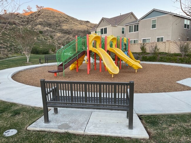 Building Photo - COMING SOON! Santa Clarita 3-Bedroom River...
