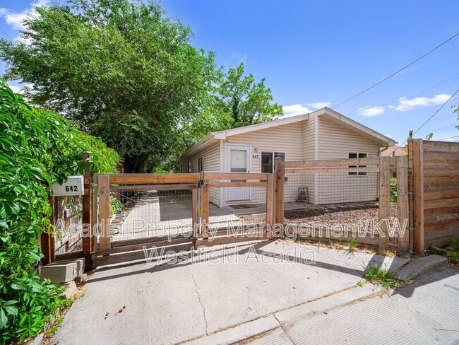 Building Photo - 642 Harmony Ct