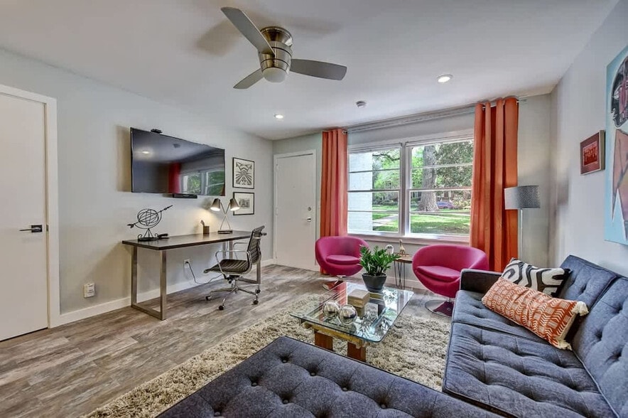 Primary Photo - 510 Queens Rd