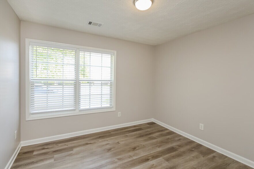 Building Photo - 2435 Cordillo Dr