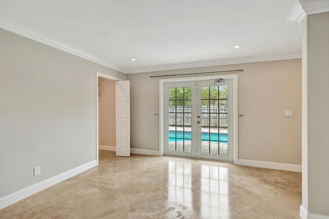 Building Photo - 1145 NE 12th Ave