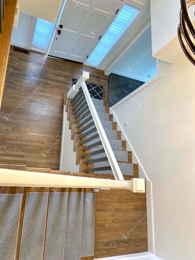 Building Photo - Luxury Living with Unmatched Cascade Views...