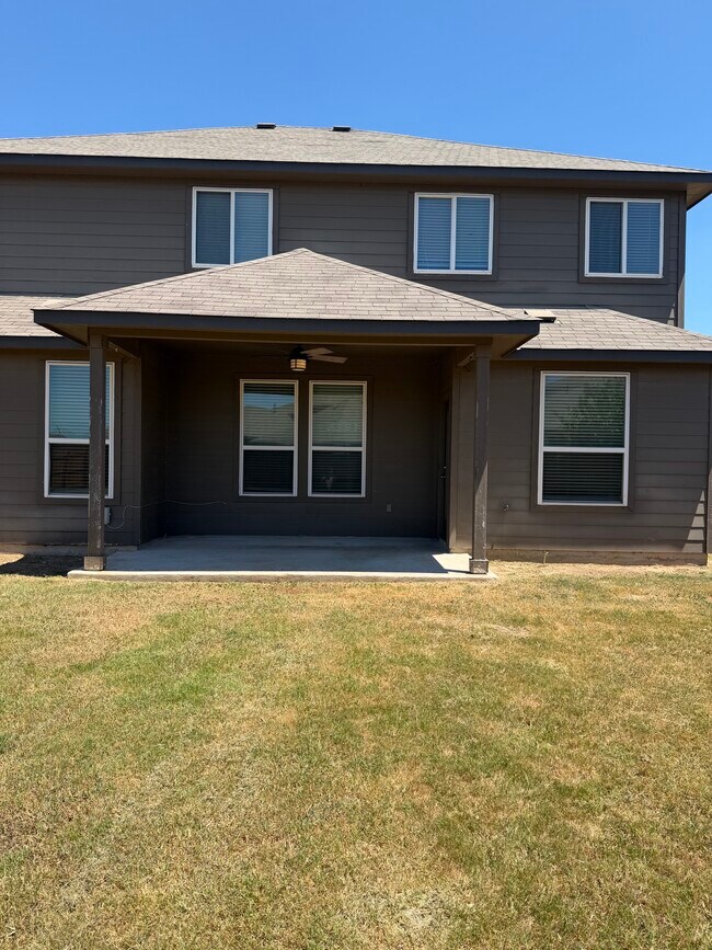 Building Photo - 365 Orion Dr