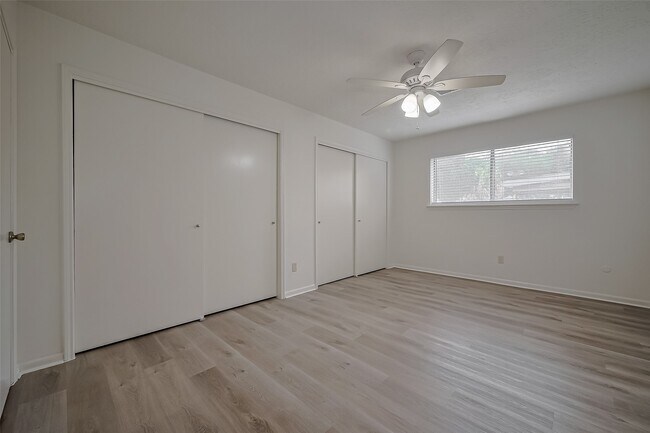 Building Photo - 10110 Margate Dr