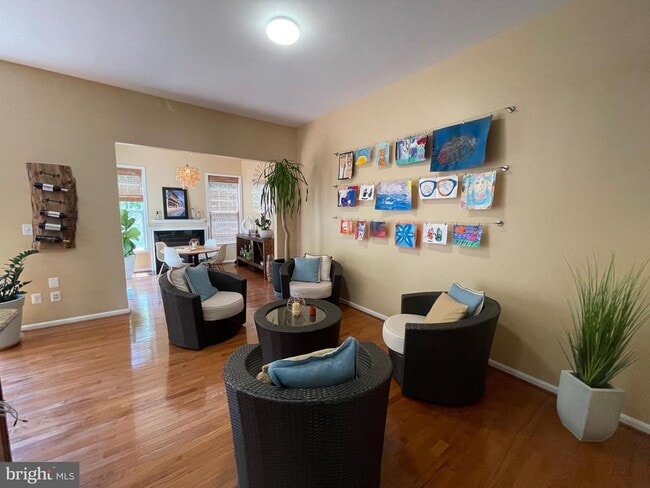 Building Photo - 22098 Avonworth Square