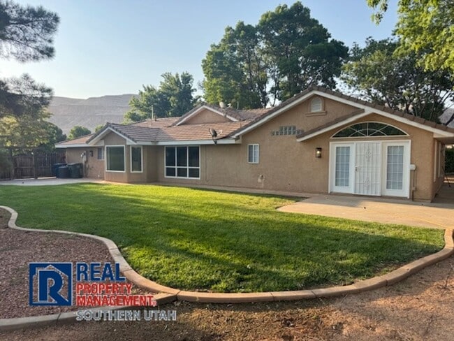 Building Photo - Hurricane Home on Large Lot