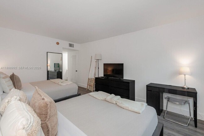 Building Photo - 2301 Collins Ave