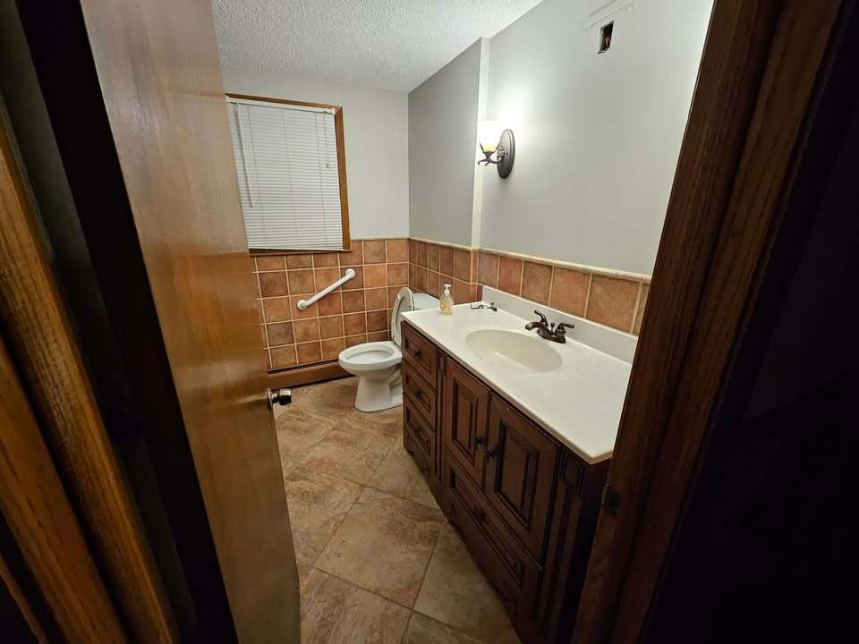 Building Photo - 11260 Fernbrook Ln N